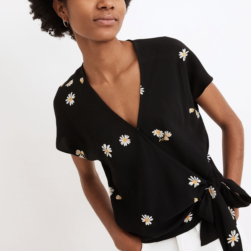 NWOT Madewell Black Sash-Tie Wrap Top in Lazy Daisies V-Neck Short Sleeve Small